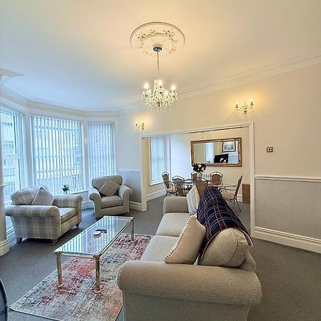 Large Luxury Apartment 블랙풀 외부 사진